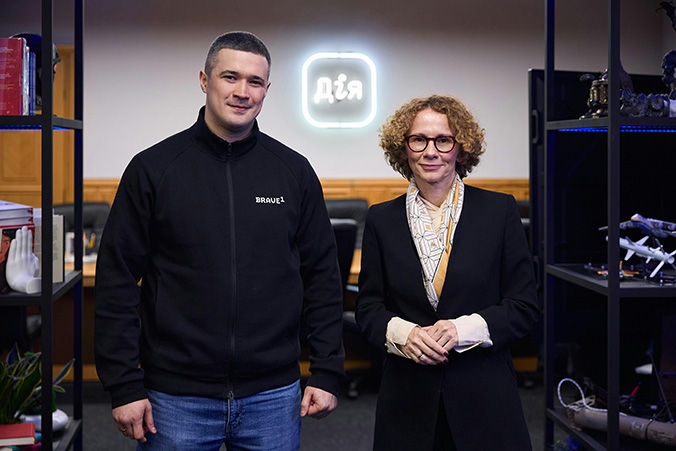 Заступниця Генерального секретаря Радміла Шекеринська з міністром цифрової трансформації України Михайлом Федоровим