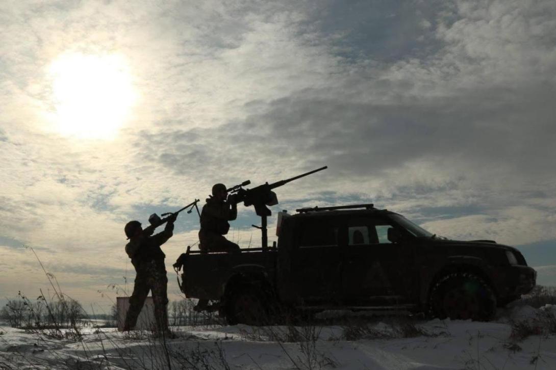 Серед школярів та студентів шукають кандидатів до збірної «лнр» з керування дронами, багатоповерхівку в Сіверськодонецьку росіяни показово пофарбували лише наполовину, ворог намагався прорватися поблизу Греківки