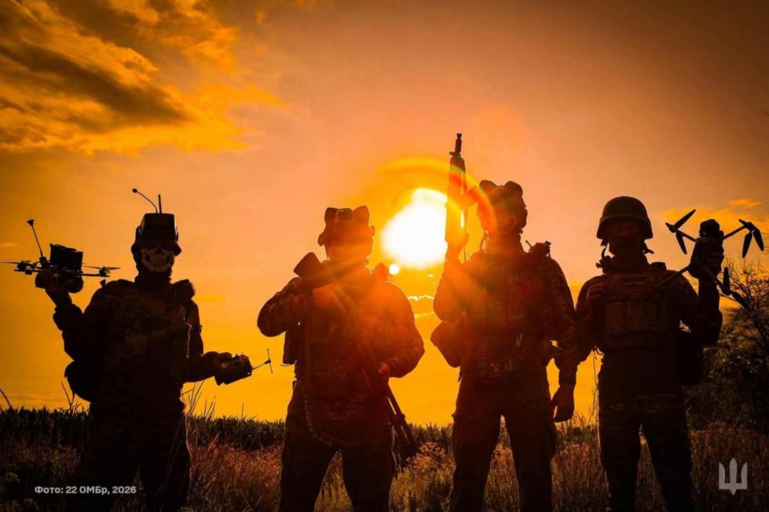 Щоб не відновлювати централізоване теплопостачання - у "лнр" розраховують на дозвіл рф встановлювати автономку, лише 8 із 50 запланованих медиків погодилися за гроші переїхати з рф на окуповану Луганщину, шість разів росіяни вдарили зі ствольної артилерії на території нашої області