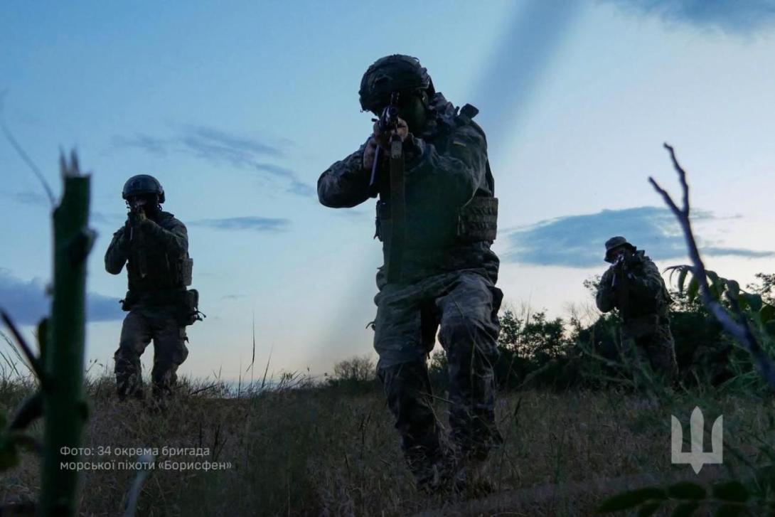 Студентів педколеджу на Луганщині окупанти змушують шити зимовий одяг дя військових рф, не тільки гірникам - в "лнр" затримують зарплати металургам, ворог атакував біля Новоєгорівки