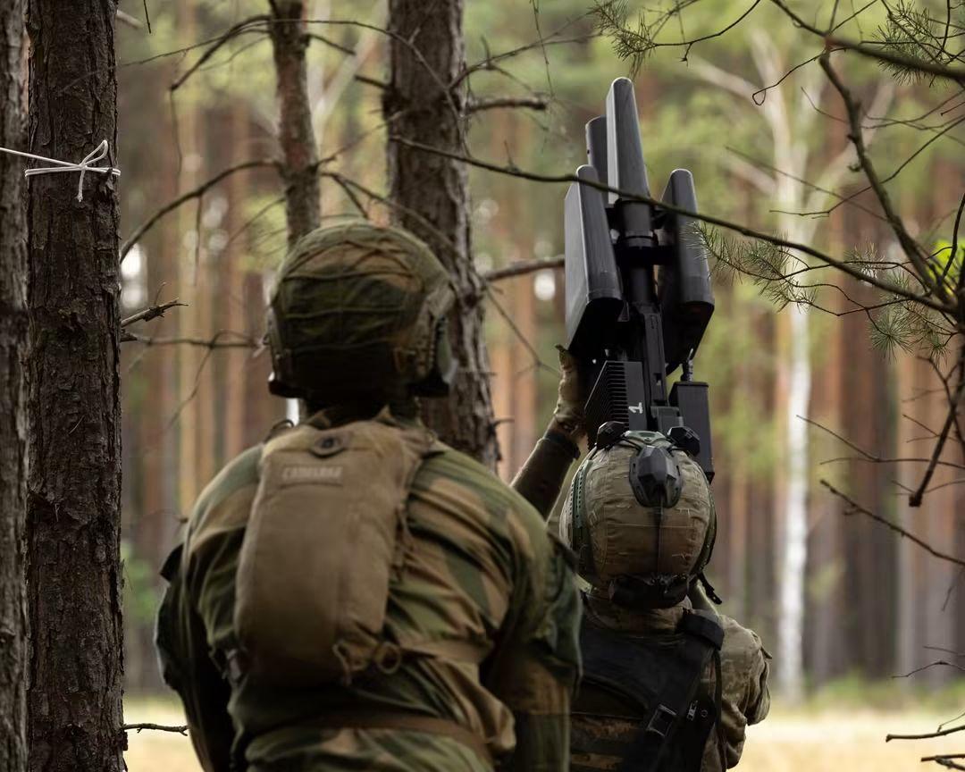 The invaders allowed the Internet and mobile communications to be turned off during the elections in the "LPR", in the occupied Luhansk region they are again promoting the satellite TV "Rusky Mir", in the Nadiya district the Russians tried to advance
